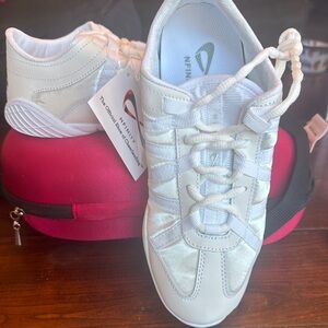 Nfinity  white Evolution Cheer shoes size 7